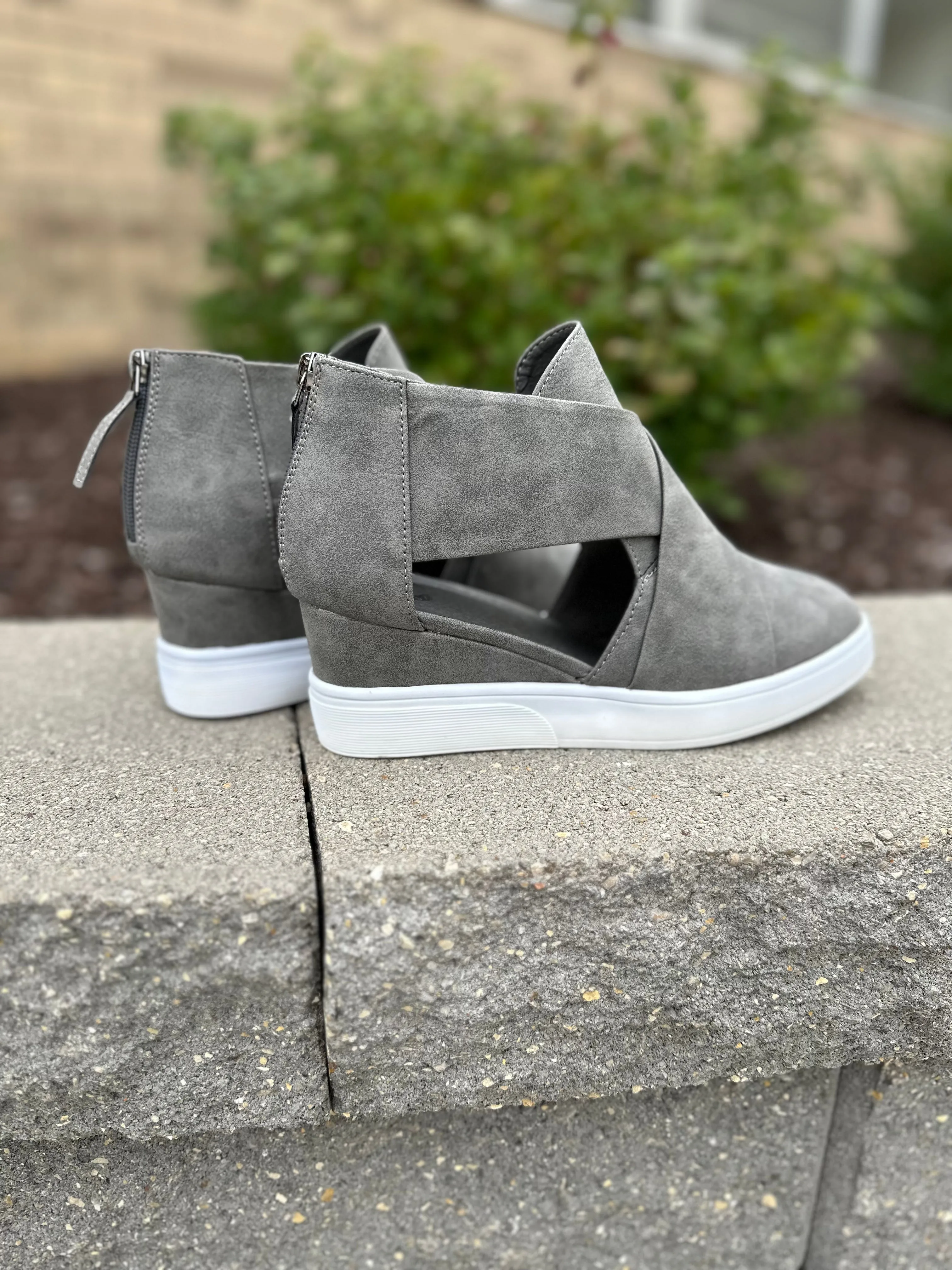 Women's Seena Sneaker Wedge